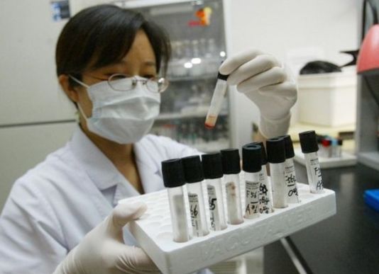 荆州怀孕亲子鉴定机构出结果时间，荆州怀孕亲子鉴定需要什么材料和流程